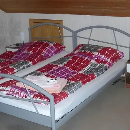 Fuer 4 Personen * كنوزيل